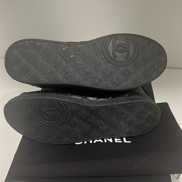Authentic Chanel noir sneakers - Picture 3 of 6